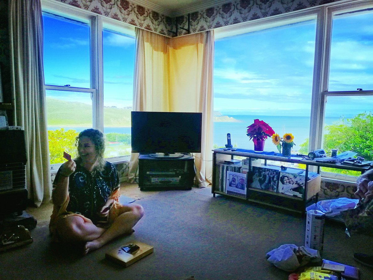 James_Prosser's tweet photo. ...Meri Kirihimete and nui te aroha everyone, make it a great day no matter where in the world you are!!! he whanau kotahi tatou ❤️🌍🎄🤙😊 @porirua_city
#Bronday #beachedas #merikirihimete #MerryChristmas2020 #aotearoa🇳🇿🌞 #family #whanau #kropppalace https://t.co/N1GaQl59dw