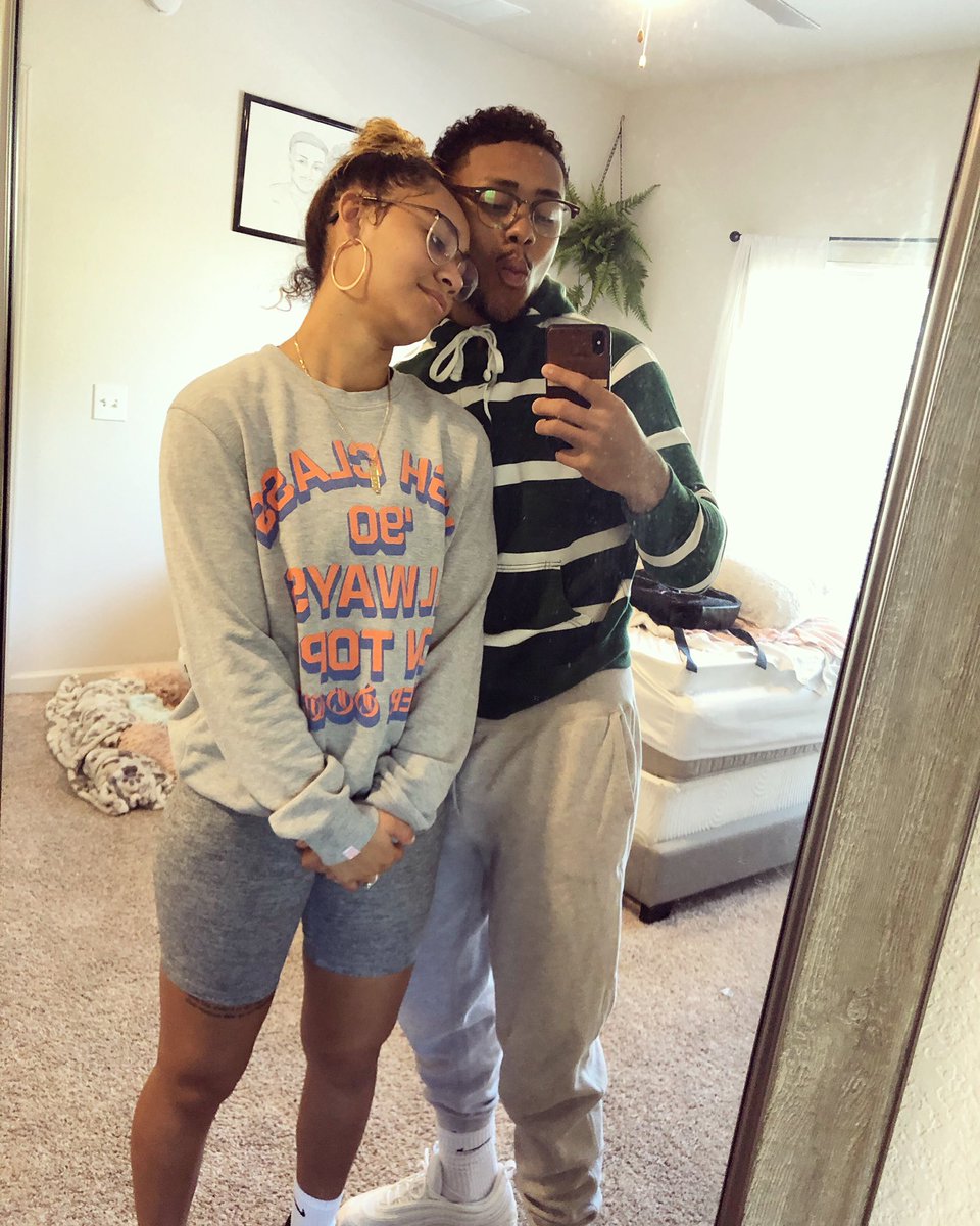 Young_Bags23's tweet photo. Dirty Mirror Vibes 🎄 https://t.co/S3KsOE5bWs
