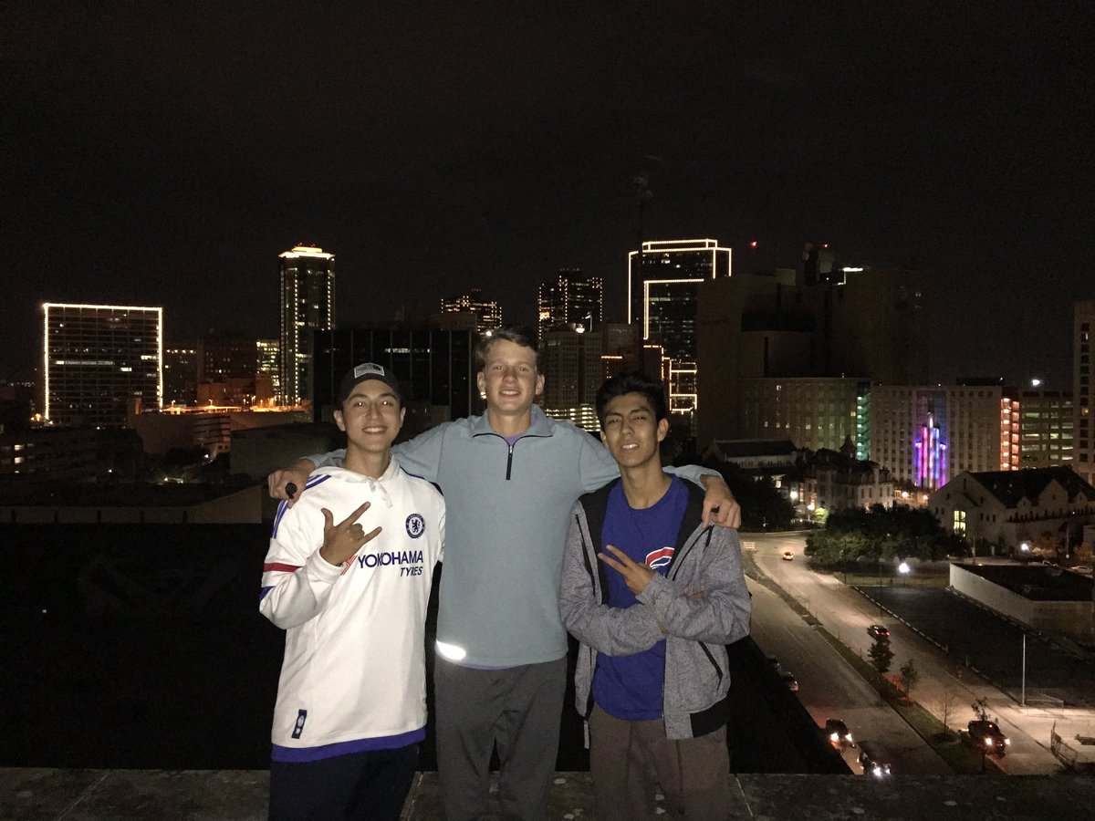 cantuj_34's tweet photo. You always had my back no matter what. Rest easy King. Go give them the speedy. 210 Forever🦋 https://t.co/Bl6VlaPHyX