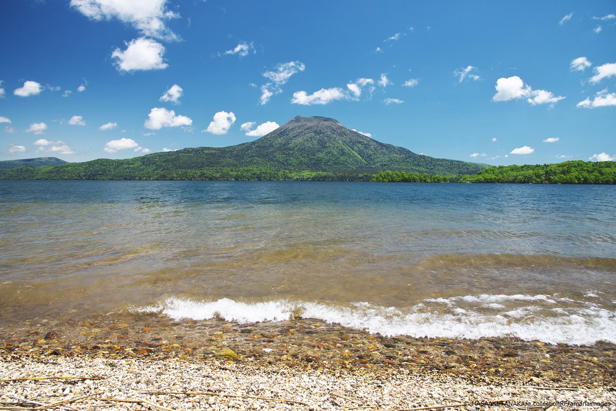 Web_Japan's tweet photo. #LakeAkan/#阿寒湖 in #Hokkaido Pref. was formed by the volcanic activity.
#FrostFlowers create the splendid scenery. The lake is also noted for #marimo/moss balls.
At a village of indigenous to Japan near the lake, #AinuKotan, visitors can learn about their culture & lifestyle. https://t.co/FSYngms4E8