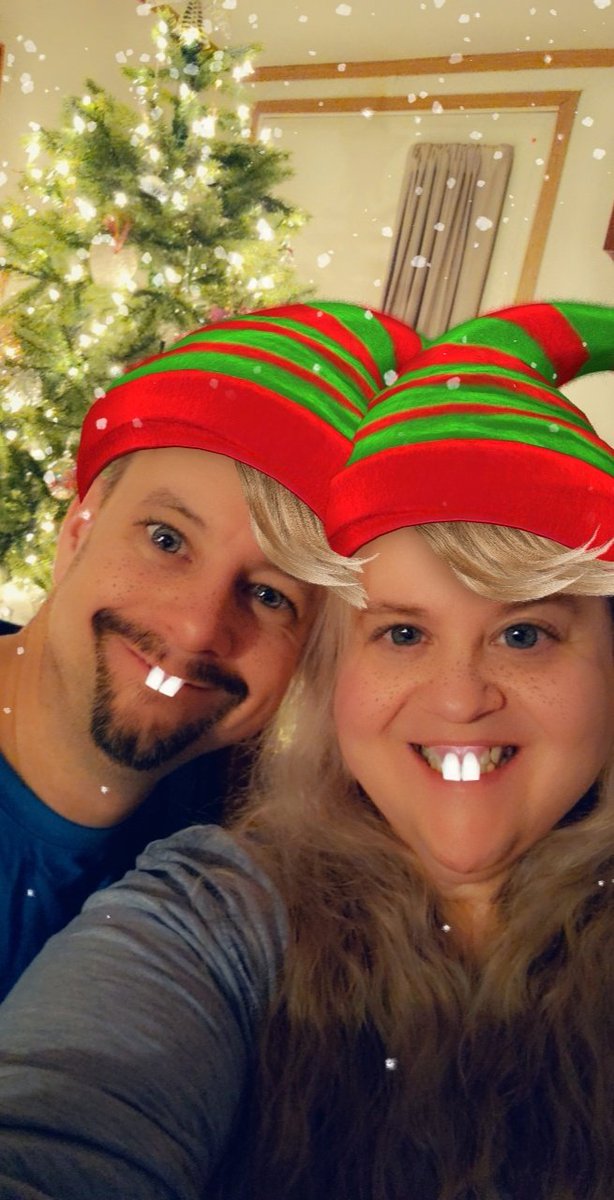 mamatee96's tweet photo. Waiting for Santa 🎅🎄🎁
#christmaseve #waitingonsanta #elves #lucky https://t.co/5yMFp6BOO3