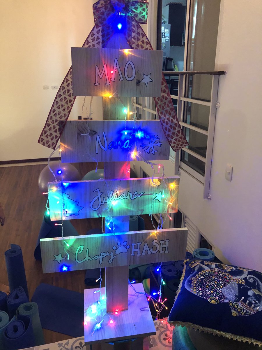 maoherrera7's tweet photo. Feliz navidad de parte de la familia Herrera-Gordo! #TheHTeam. @gordoanacris @juanfelipeh19 @julihe0224 https://t.co/xClzuBU5RY