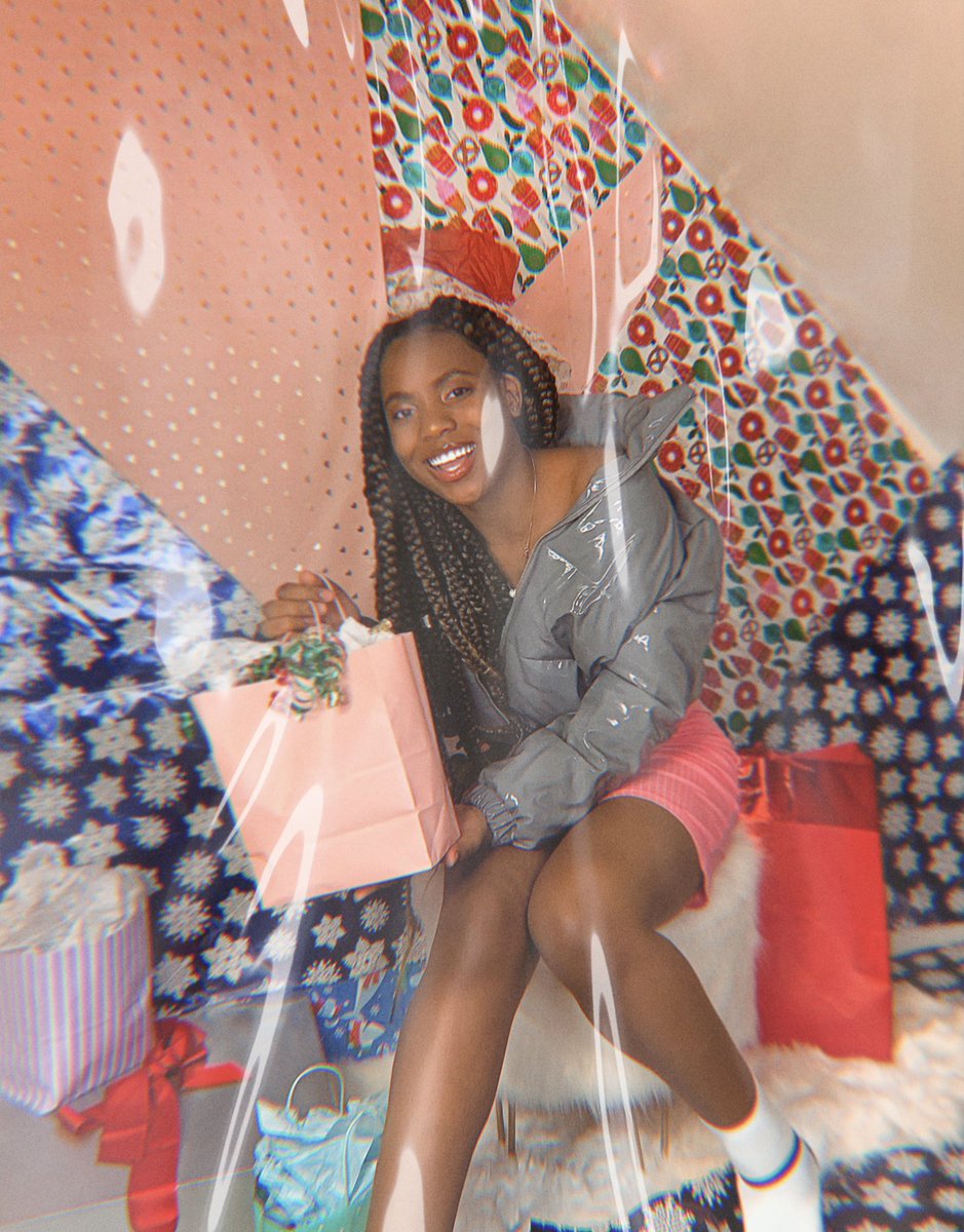 TheKatWalkk's tweet photo. WRAP ME UP💕 I’LL ALWAYS COME ALIVE #doll #diyprojects #fashion #modeling #christmas #furbaby #sheinofficial #bubblecoat #wrapped2020 
📸: @_VSIAA 

📸 Edits: IG - nothingsnormal_  | @_VSIAA https://t.co/fBlH5k8mCJ
