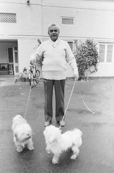 VishweshwarBhat's tweet photo. I affectionately remember the birth anniversary of Bharat Ratna Atal Bihari Vajpayee today. https://t.co/OAxYBgbu0I
