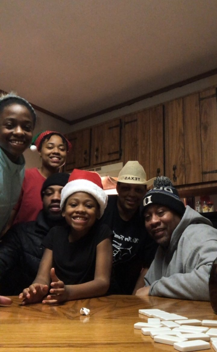 cmclarksr's tweet photo. Hat and game night with The Clark's.. @iPromise23 @ksmc23 https://t.co/x5cyxgSi0g