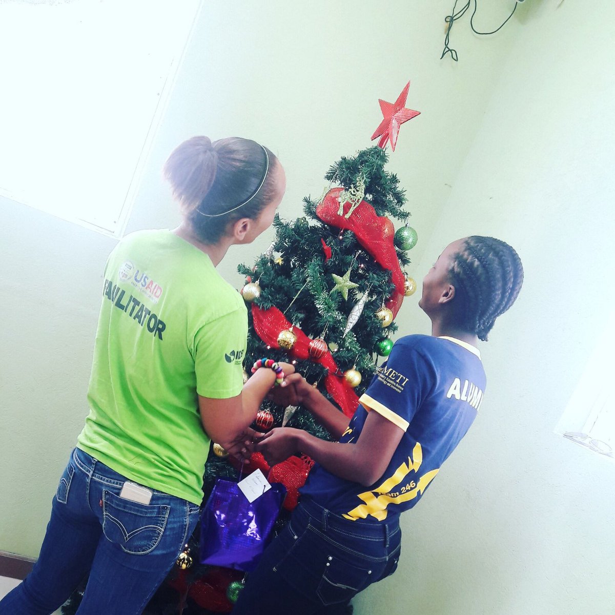 ytannia's tweet photo. It's not what's under the #Christmastree 🎄that matters it's who's gathered around.
#HappyHolidays
#womeninleadership
#playlikeagirl
#sportforpeace
#sportfordevelopment
#youthdevelopmemt https://t.co/UHjkluB5dv