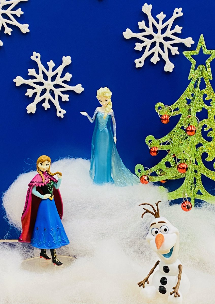 株式会社メディコム トイ Today S 1 6 メリークリスマス 本日はクリスマスにぴったりな アナと雪 の女王 のudfをご紹介します アナ雪のキャラクター エルサ アナ オラフが皆さんのご来店をお待ちしております Medicomtoy メディコム