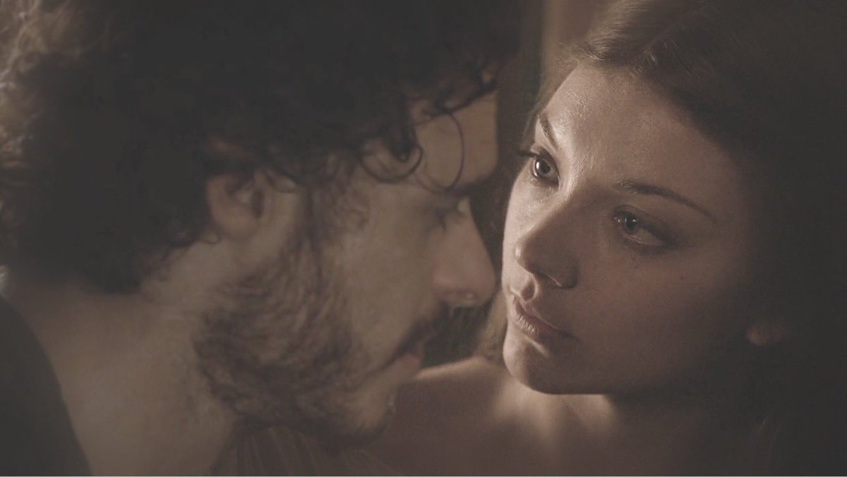 martyrdock's tweet image. #ROBB: i have two hands. one for margaery and one for theon :) 

robbaery manip by sam my babie @babierobb