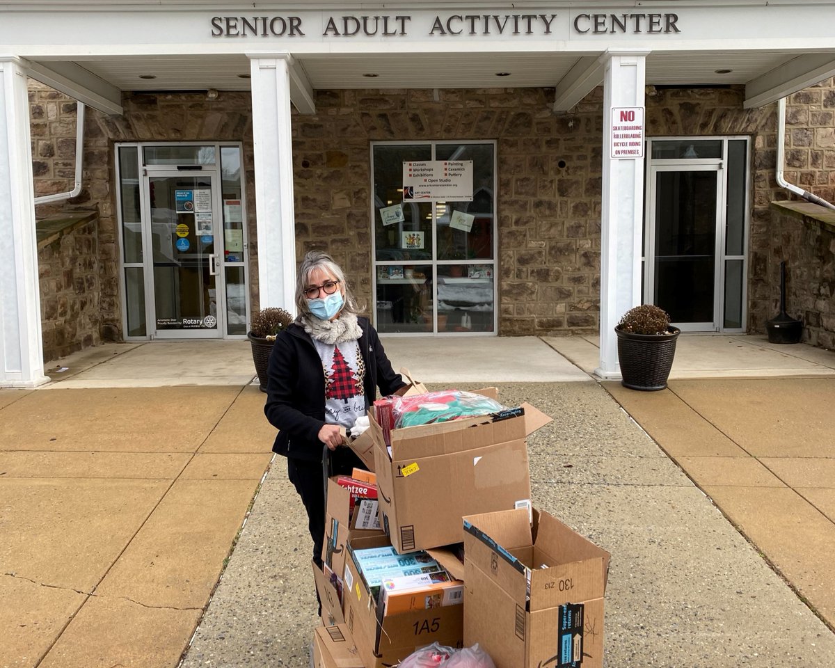 BBE’s 5th grade class sponsored a Caring Drive to support three local senior centers: Manor Care, Meadowood Senior Living, and Montco Senior Adult Activities Center – Ambler.  Families donated puzzles, games, fuzzy socks &amp; a handwritten holiday card from 5th graders. #WissCares