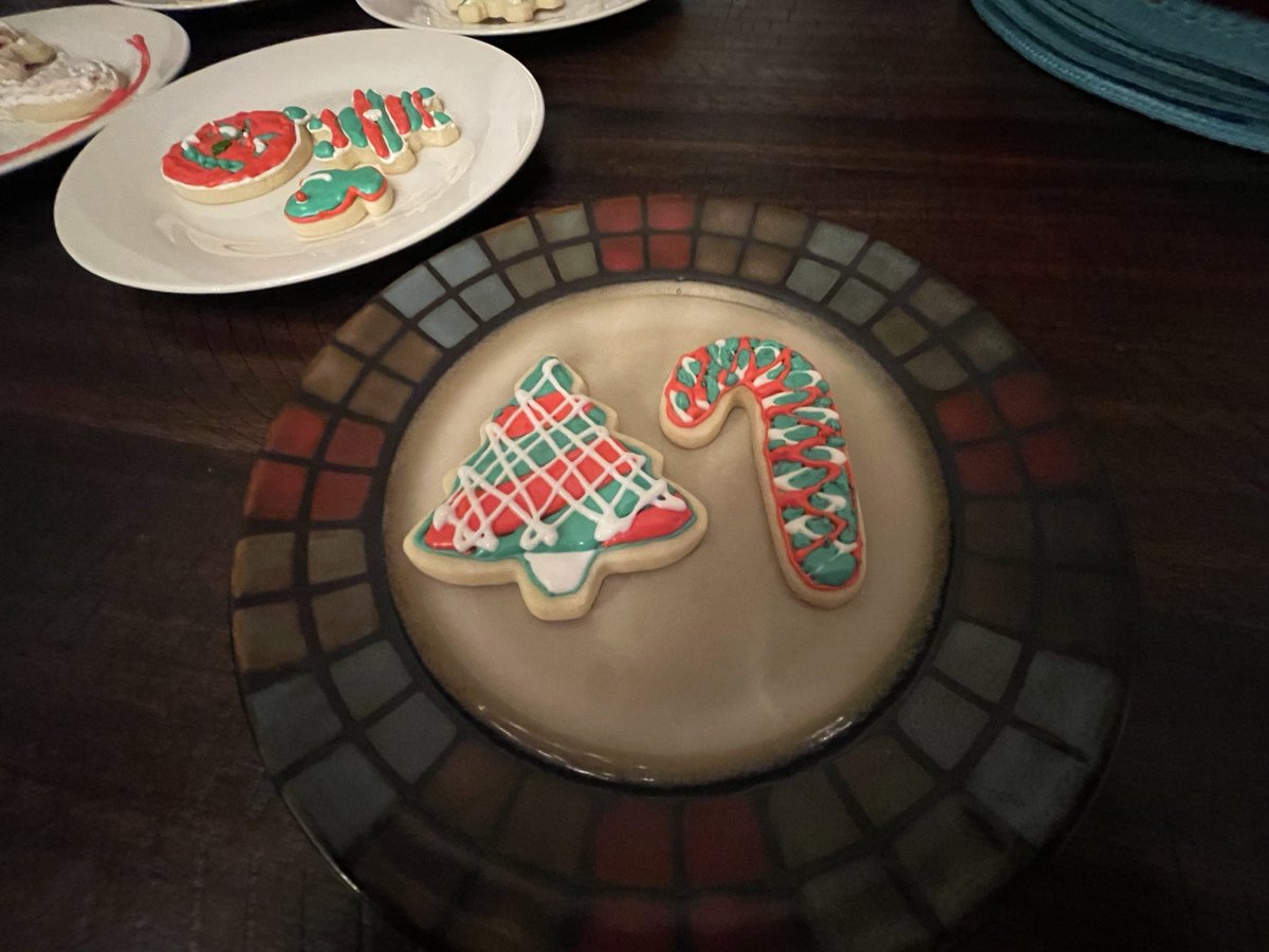 Michael_A092's tweet photo. First time decorating christmas cookies, and I won the family competition for best tree!! candy cane was a train wreck, but still got 3 votes haha!
#ChristmasEve https://t.co/QeYmA6yE9Y