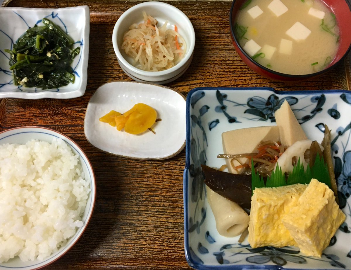 お食事処 オアシス 本日の日替わり定食は エビフライ定食 Or ビーフカレー定食 Or 煮しめ盛合わせ定食 です 姫路市 日替わり定食