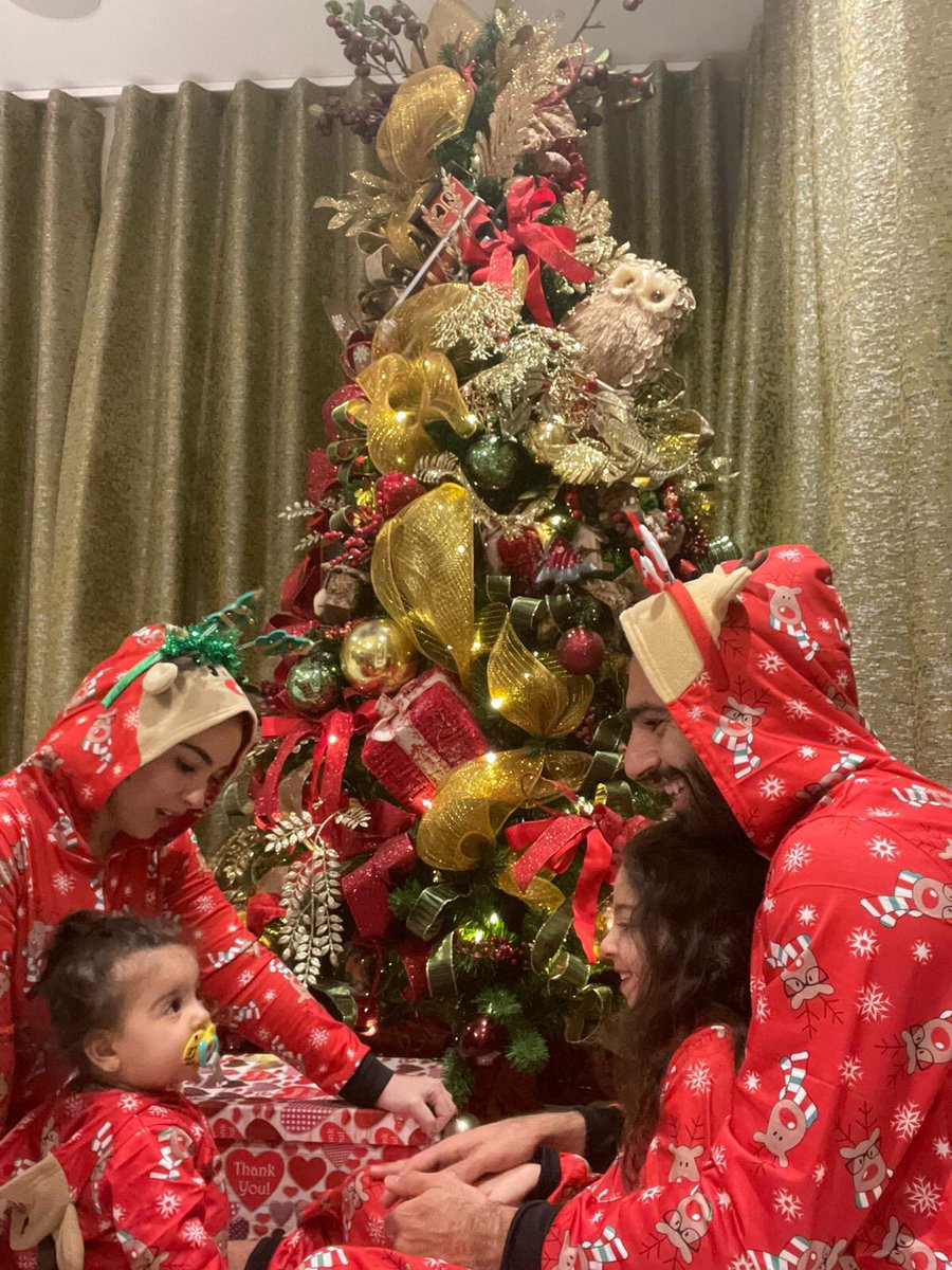 ga usah heran kalo ada muslim yang merayakan natal sekeluarga, udah jelas itu salah.