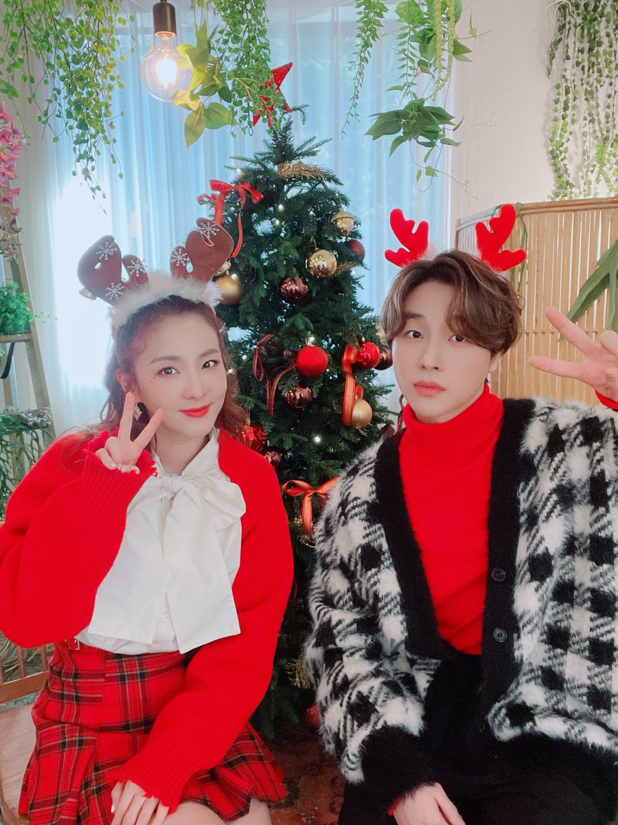 Surprise!!!!!!! Christmas gift from Me &amp; Jay 😆🎄🎁🎉 Dahil Sa’yo (Inigo Pascual) Cover by #DARA &amp; #JAY from #iKON 🎤 hope you guys will like it!!! 💕 Merry Christmas!!! 😘  #다라티비 #산다라박 #진환 #아이콘 #DaraTV #DahilSayo #InigoPascual 🙏🏻