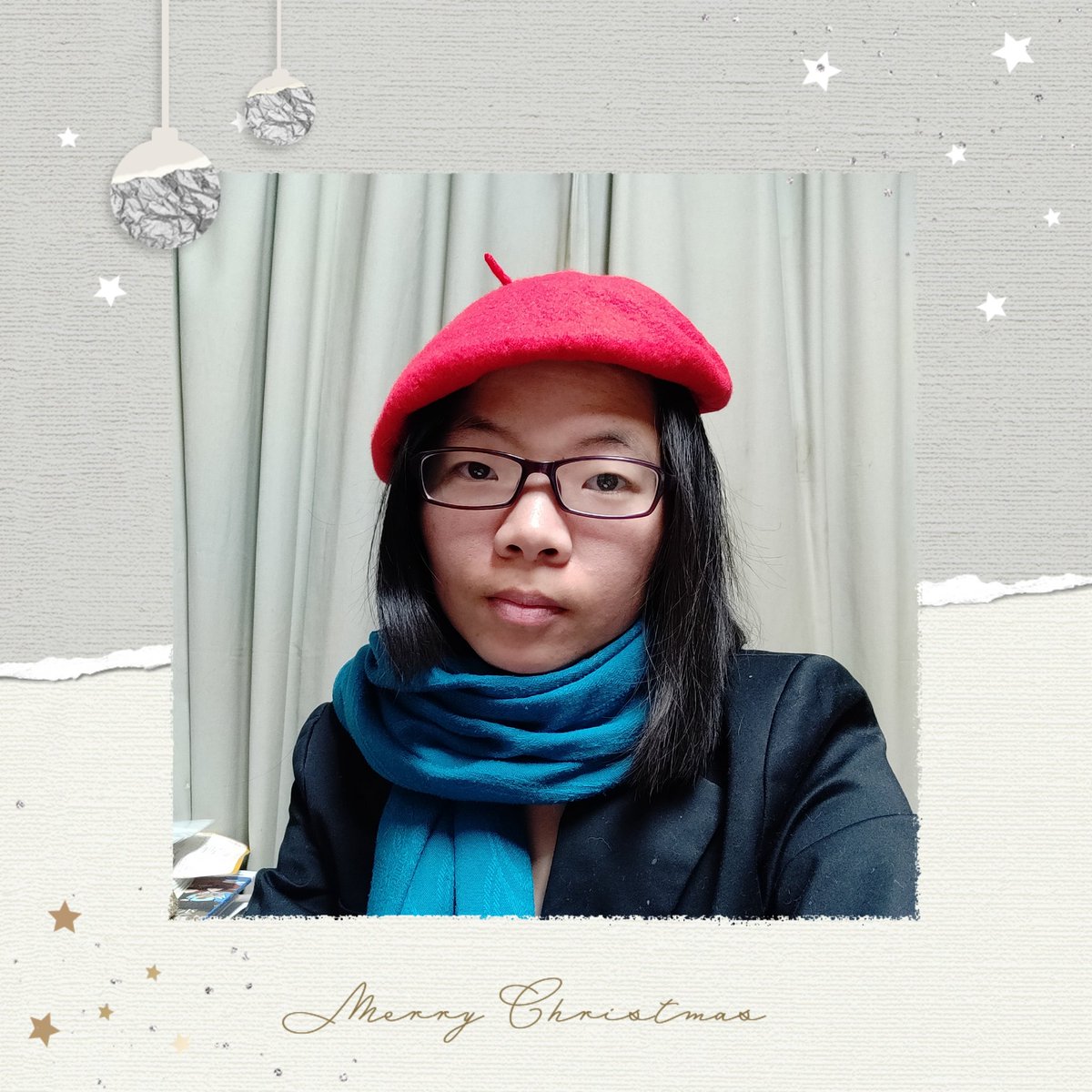 CSlangs's tweet image. Do u give apples to family or friends during Christmas? That's a thing in China &amp;amp; it explains well if u happen to know some Mandarin. Christmas eve is Píng'ān yè, Peaceful night &amp;amp; apple is Píngguô. Giving apple to significant ones shows ur warm wishes. What do u do to celebrate?