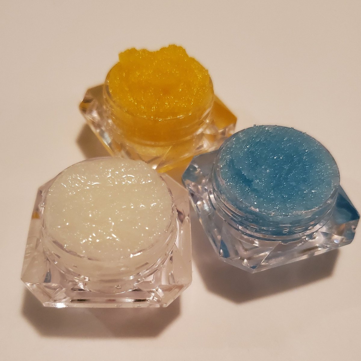PryncesCosmetic's tweet photo. Wanna scrub?? https://t.co/Sz8Ek9uCJB https://t.co/S5rzEEJQYq
