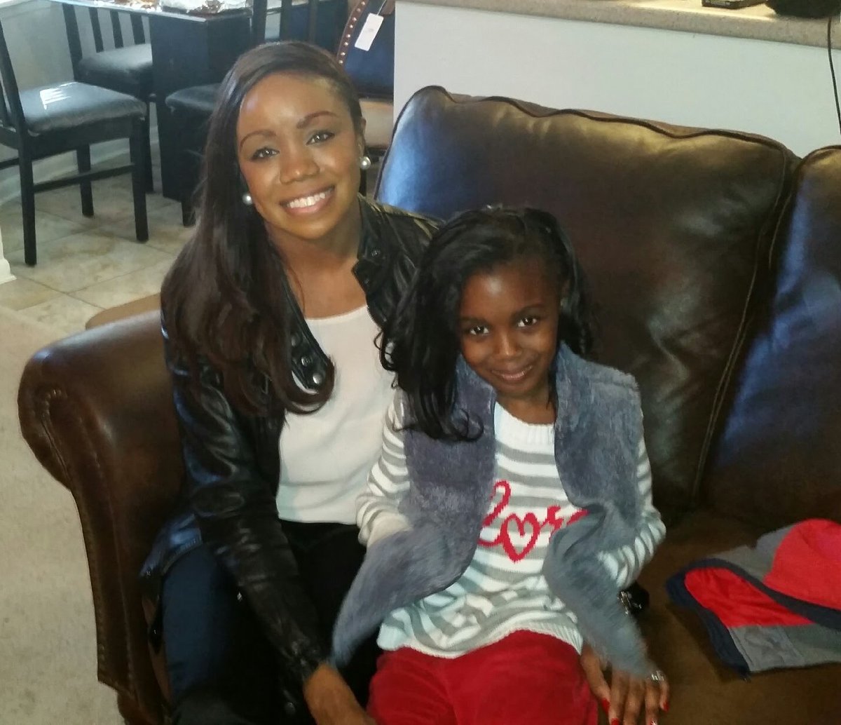 1MakenzieMajors's tweet photo. #throwbackChristmas #masklessChristmas #Christmas2014 https://t.co/f8g3puX2Qv