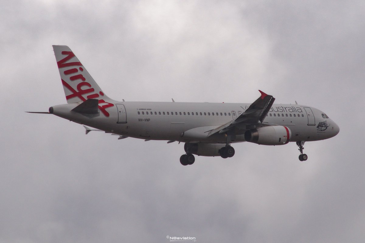 N8aviation's tweet photo. 📸13 Jul 20
🔲 #fullflapsfriday with Virgin Regional arriving for runway 03 Perth amidst rain and low clouds.
.
#finals #landing #touchdown #airbus #a320 #airbuslovers #outback #westernaustralia #winter #avgeek #aviation #thisisaviation #vhvnp https://t.co/nSYc9lLn34