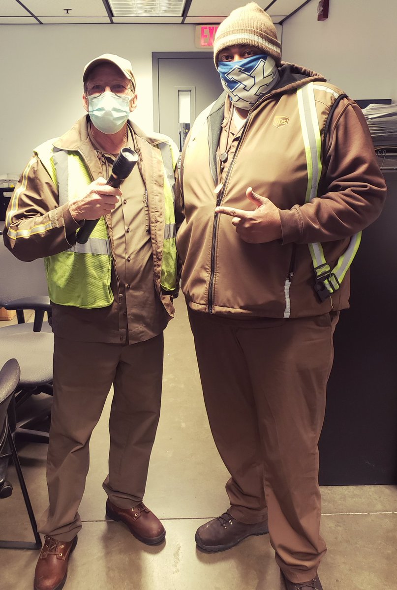 Driver Duncan was recognized for executing proper methods. Duncan was observed preventing a tier3 accident by scanning the intersection prior to entering and avoiding a passenger vehicle who ran the red light.
<a href="/OhioValUPSers/">Ohio Valley UPSers</a> <a href="/JECnKY/">Jessica Conatser</a> <a href="/RickGaffneyJr/">Rick Gaffney</a>   <a href="/sam_alvey14/">samantha alvey</a> <a href="/RachelWoodwort9/">Rachel Woodworth</a>