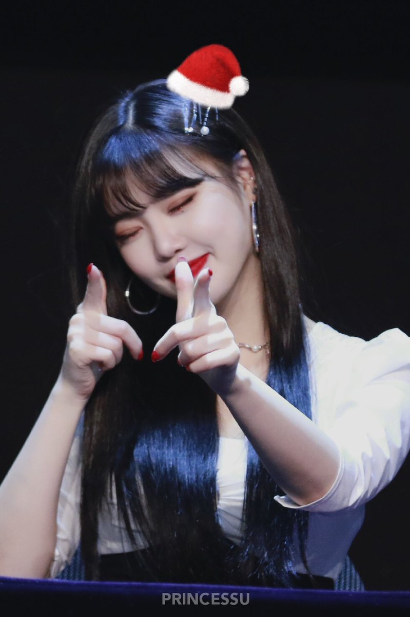 soojin_only's tweet photo. Merry Christmas 🎄 

#여자아이들 #G_I_DLE #서수진 #수진 #SOOJIN  @G_I_DLE https://t.co/i2UXTIGgOz