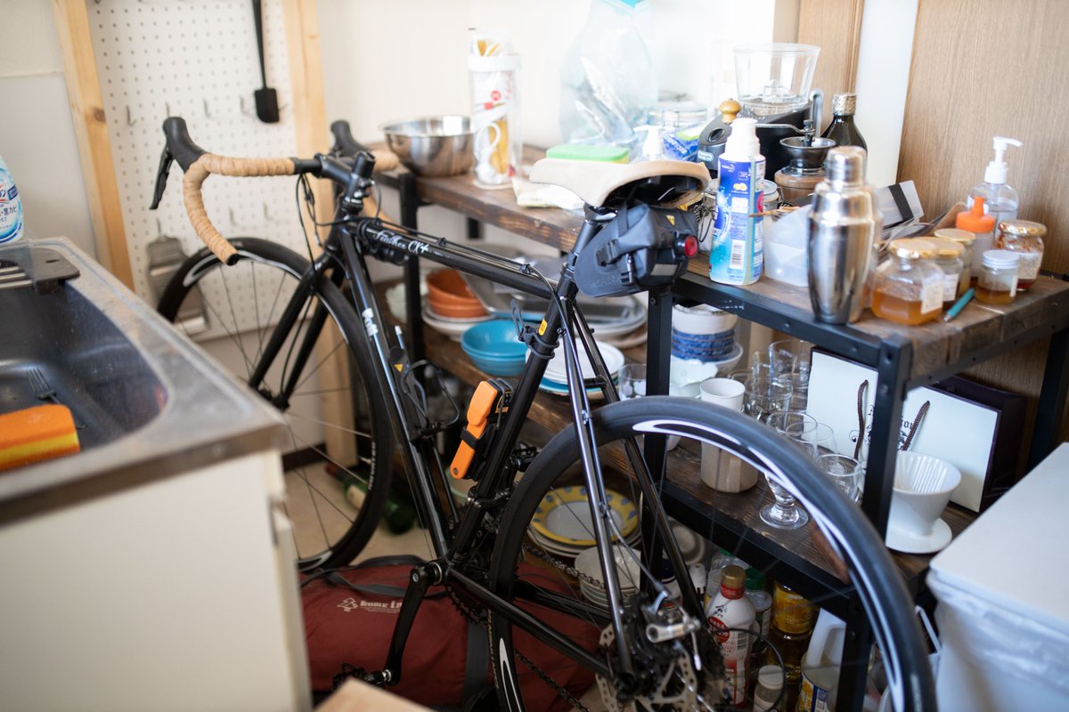 ট ইট র メーン会場 自転車の置き場所なさすぎて一瞬おしまいの状態になっていたが 2 4立ててミノウラのバイクハンガー設置したらかなりいい感じになった