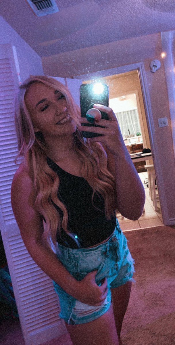 ktuck___'s tweet image. me edition bc 2020 has been my biggest year of self growth 💫