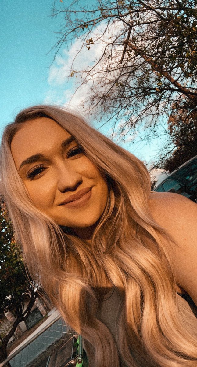 ktuck___'s tweet image. me edition bc 2020 has been my biggest year of self growth 💫