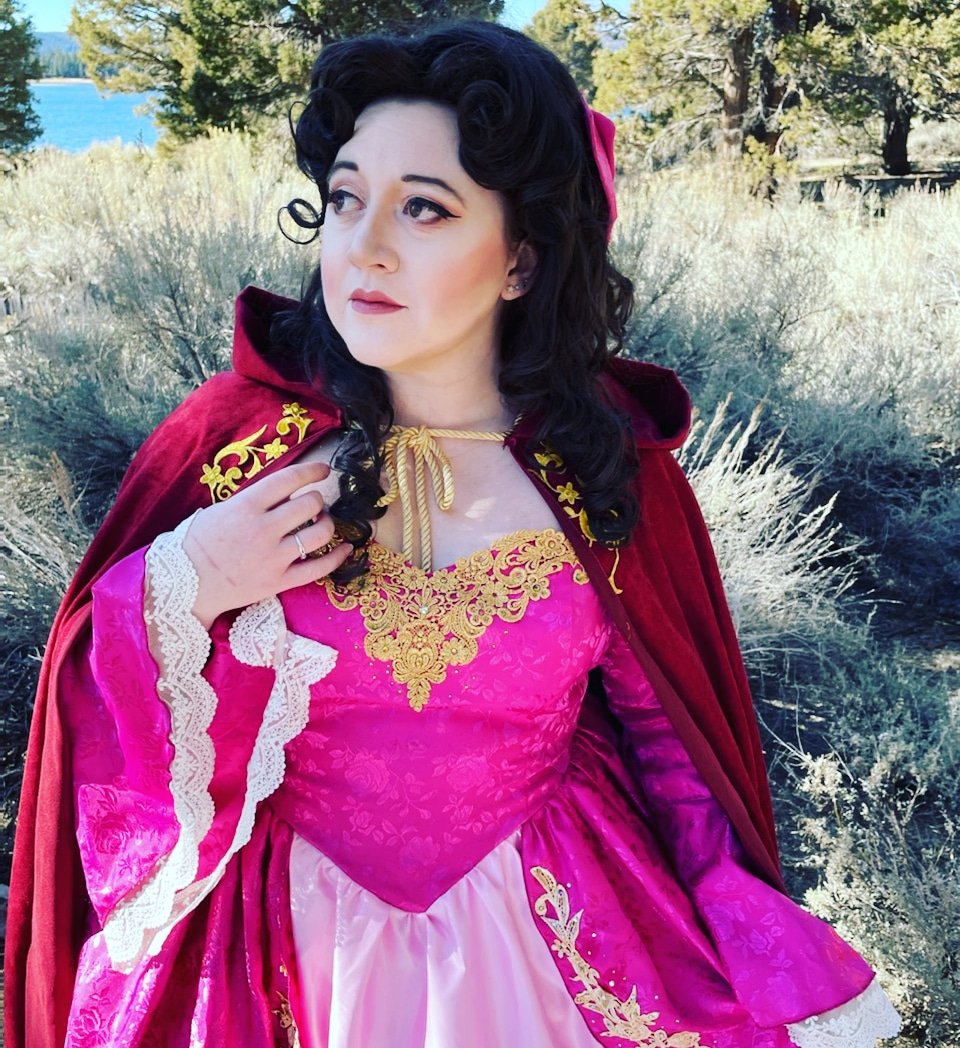 Legs_MCcoy's tweet photo. Merry and bright
π·: @misselisaface .
.
.
#belle #beautyandthebeast #disney #bellecosplay #beautyandthebeastcosplay #disneycosplay #disneyprincess #disneyprincesscosplay #fairytaledesignercollection #princesscosplay #fairytaledesignerdolls #princesscosplay #winterbelle https://t.co/9xFfPYD8RO