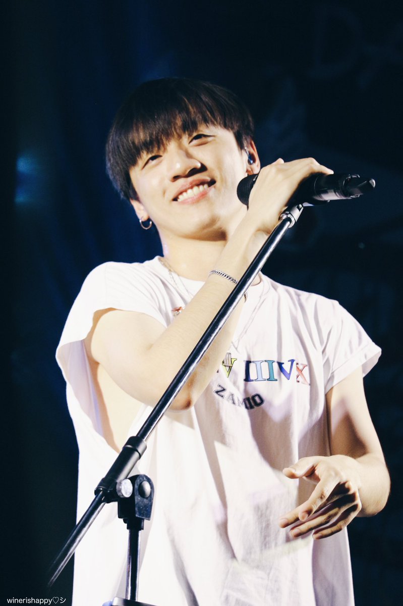 winerishappy's tweet image. เธอจึงได้ครอบครองรอยยิ้มที่สวยงามขนาดนี้ ♡︎シ 

#kittyumbs
#threemandown
#winerishappywithtmd