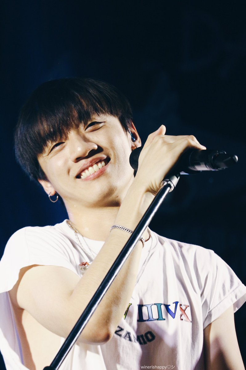 winerishappy's tweet image. เธอจึงได้ครอบครองรอยยิ้มที่สวยงามขนาดนี้ ♡︎シ 

#kittyumbs
#threemandown
#winerishappywithtmd