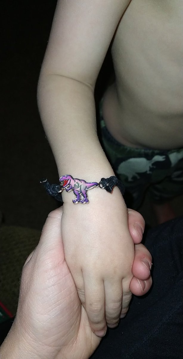 tiny_tana_'s tweet photo. Merry Christmas Eve! Pajamas and bracelets for my little ones.🖤☃️ https://t.co/b0PT6ZNGs9