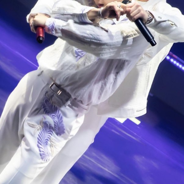 “who in got7” but it’s actually mark and jaebeom ; a 