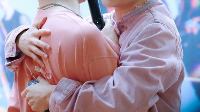 “who in got7” but it’s actually mark and jaebeom ; a 