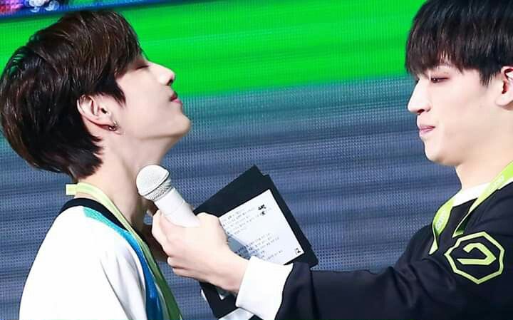 “who in got7” but it’s actually mark and jaebeom ; a 