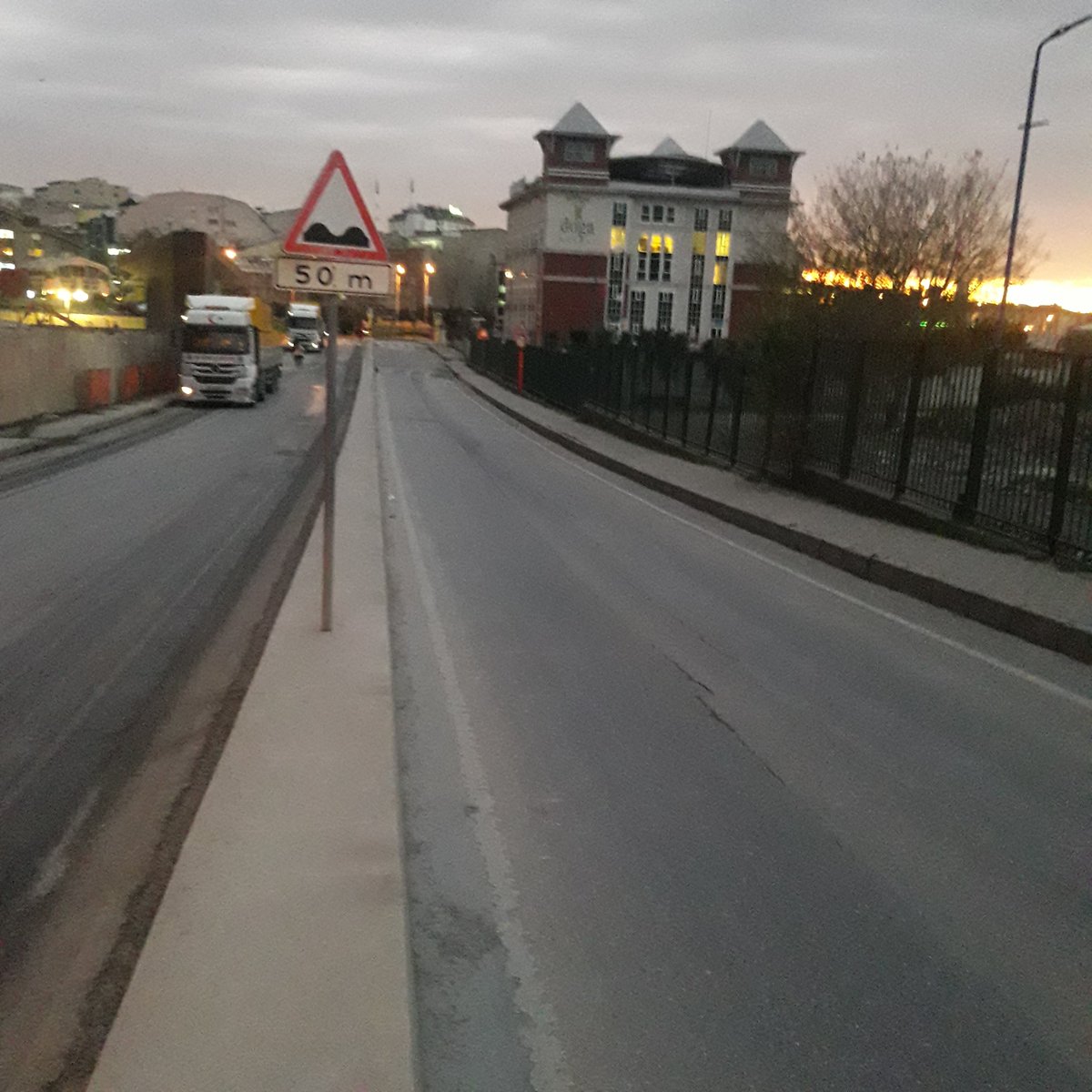 #böyle 08  09 mu olur yahu karanlığı protesto ediyorumProtestoEdiyorum