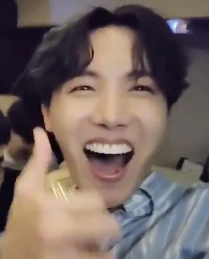 jhopecentric's tweet photo. the way hobi ends his videos with his huge smile :( https://t.co/2oYEzBFw0S