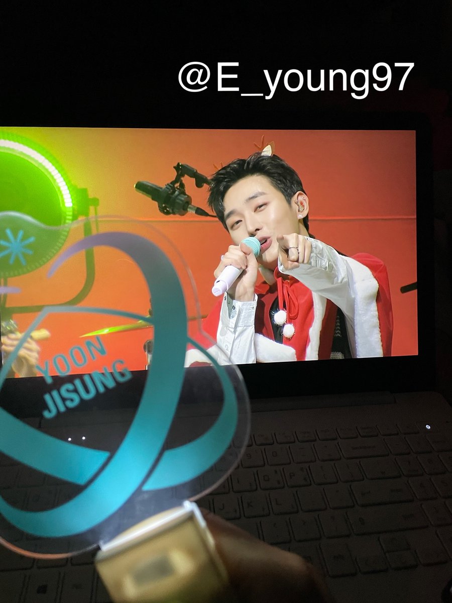 E_young97's tweet photo. 밥알대장 윤지룽 왕자님과
행복한 크리스마스🎄💚❤️
#윤지성 #YoonJisung
#동화 #YJS_Christmas_story
#밥알들_크리스마스지룽 https://t.co/X83hf0e4mw