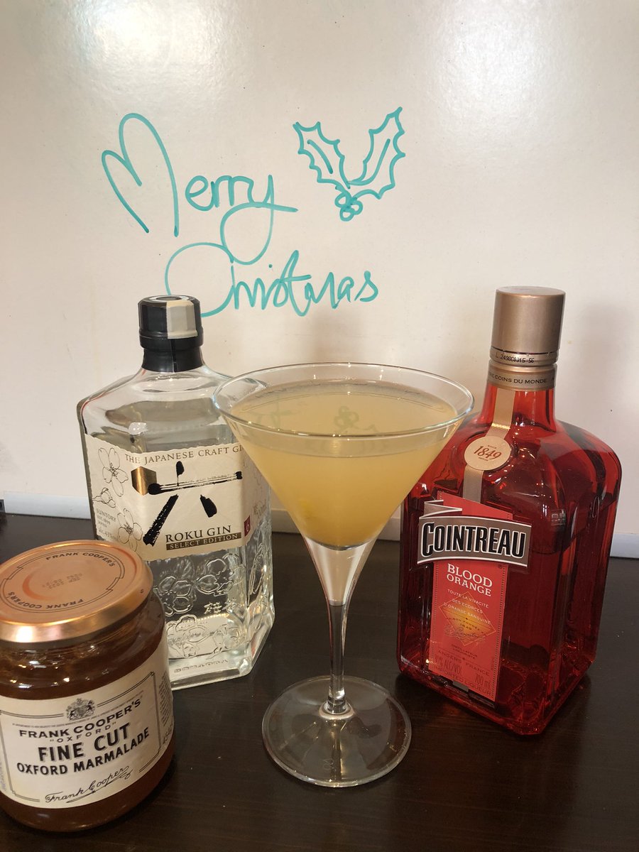 Merry Christmas to all... a Breakfast Martini to start the day! <a href="/CointreauUK/">Cointreau UK</a> #rokugin #mixology #cocktails #martini #marmalade