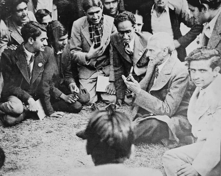 Quaid-e-Azam with fans