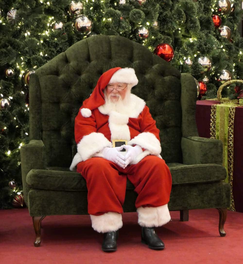 ilovelasvegas's tweet photo. Merry Christmas Everyone! #ilovelasvegas #BeSafe #SeeYouNextYear https://t.co/a6WBYGNEIn