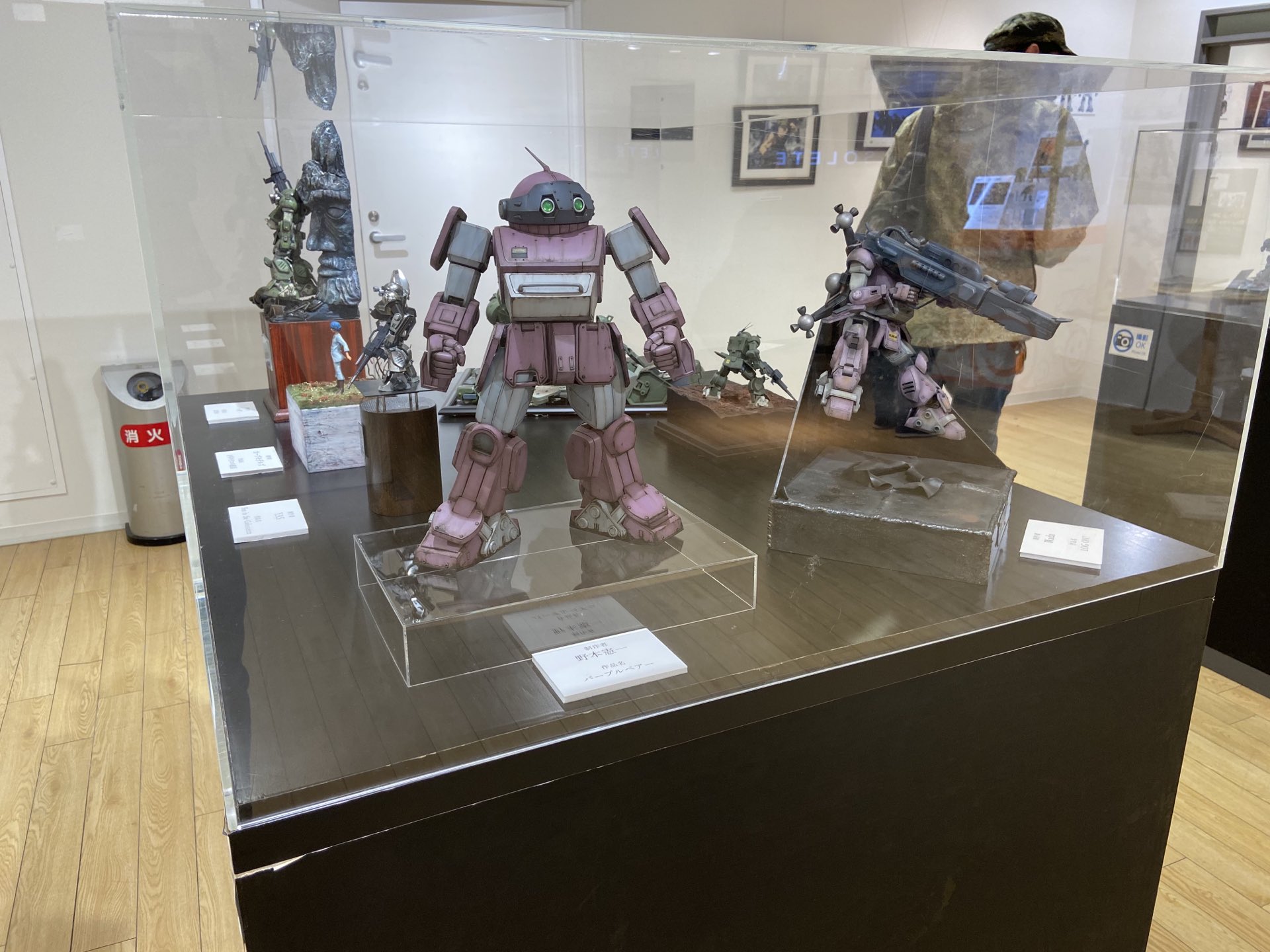 ホビージャパン編集部 明日から池袋マルイ7階で始まる装甲騎兵 ボトムズ展にお邪魔しました 入口では大河原邦男氏描き下ろし イラストがお出迎え イラストや設定画 立体作品展示など まさに むせる 内容です ボトムズ T Co Oosoghvdup