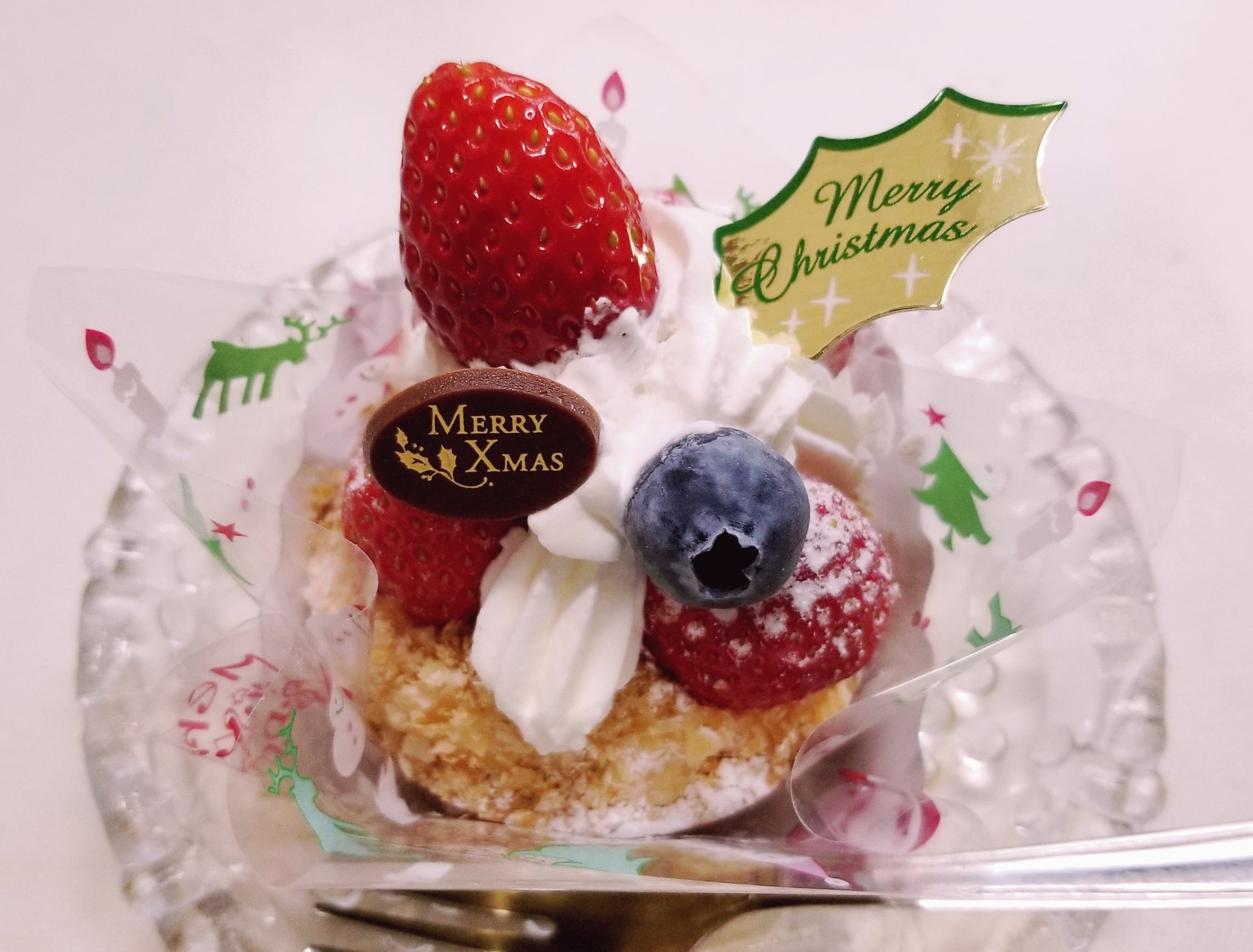 手塚るみ子 クリスマスイヴに贅沢したから今夜は成城石井の惣菜とアトレで買ったチキンという超手抜き ケーキは多奈加亭だよん T Co Wwcno6v4ns Twitter