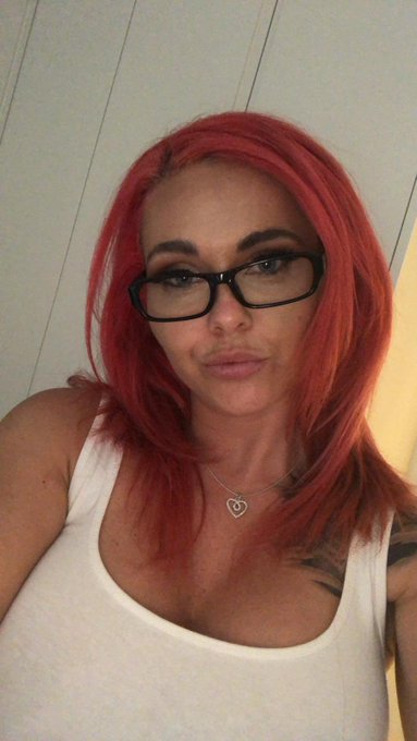 Just want to wish everyone a merry Christmas and a happy new year. Let&rsquo;s all hope for a better 2021 guys❤️💙xx