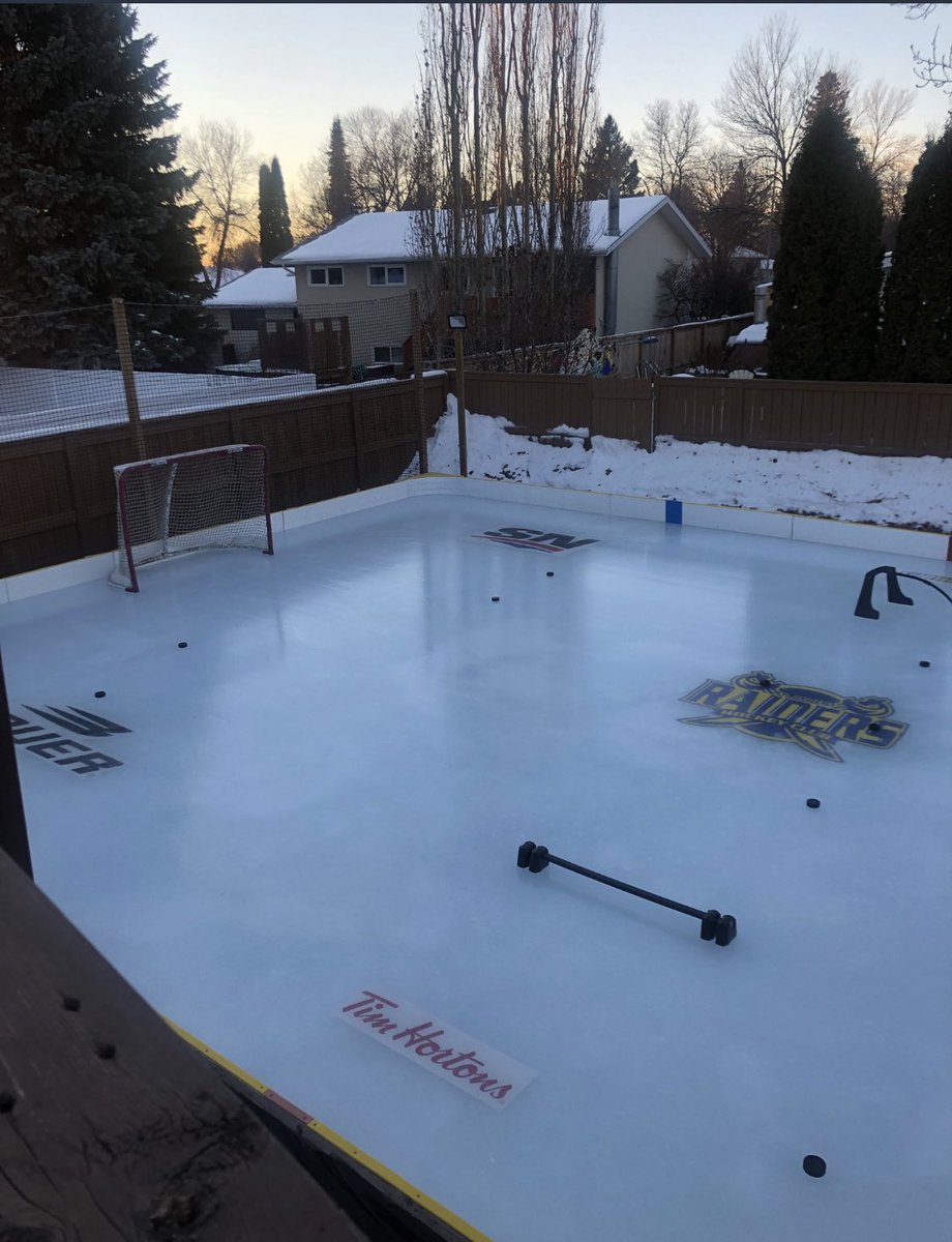 The judges have selected the two finalists for our top ODR contest. It’s time to vote for the winner! The Grenier family (L) from Minnesota vs the Gordon Family(R) from Alberta. “Retweet” for the Greiner’s entry. “Like” for the Gordon’s entry. Voting ends-6pm today!