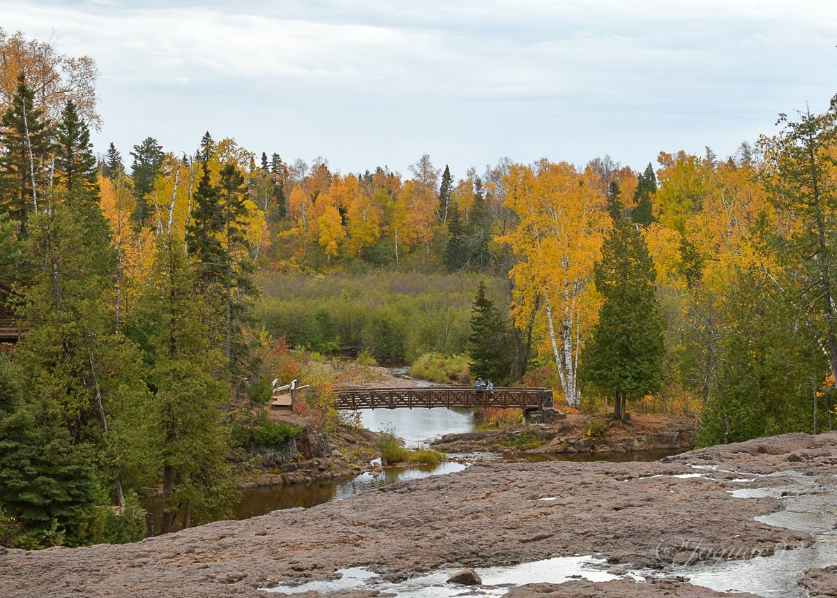 A walk in the Gooseberry Falls State Park in fall one of my favorite seasons. I hope you like it.
#autum #autumnfall #autumnleaves #Minneapolis #picoftheday #PictureOfTheDay #landscapes #landscape #landscapephotography #landscapebeauty #landscapeCapture #landscapelovers