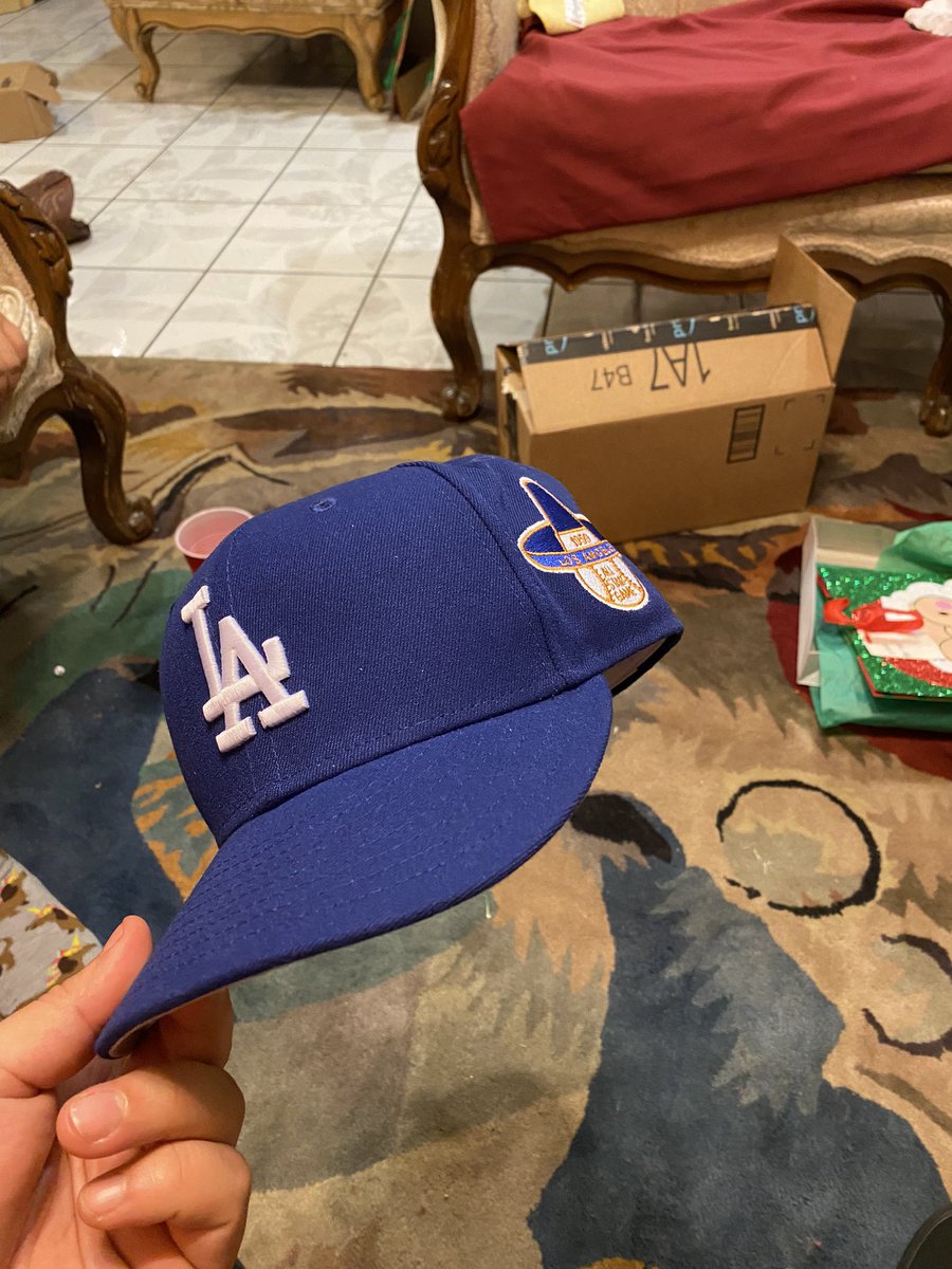 My girl taste in fitteds >>>>>>> 