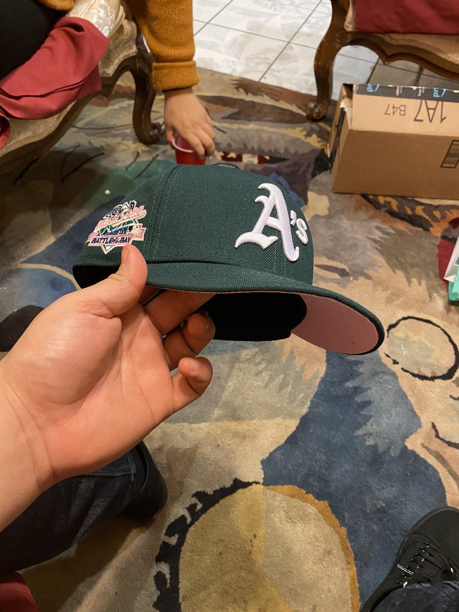 My girl taste in fitteds >>>>>>> 