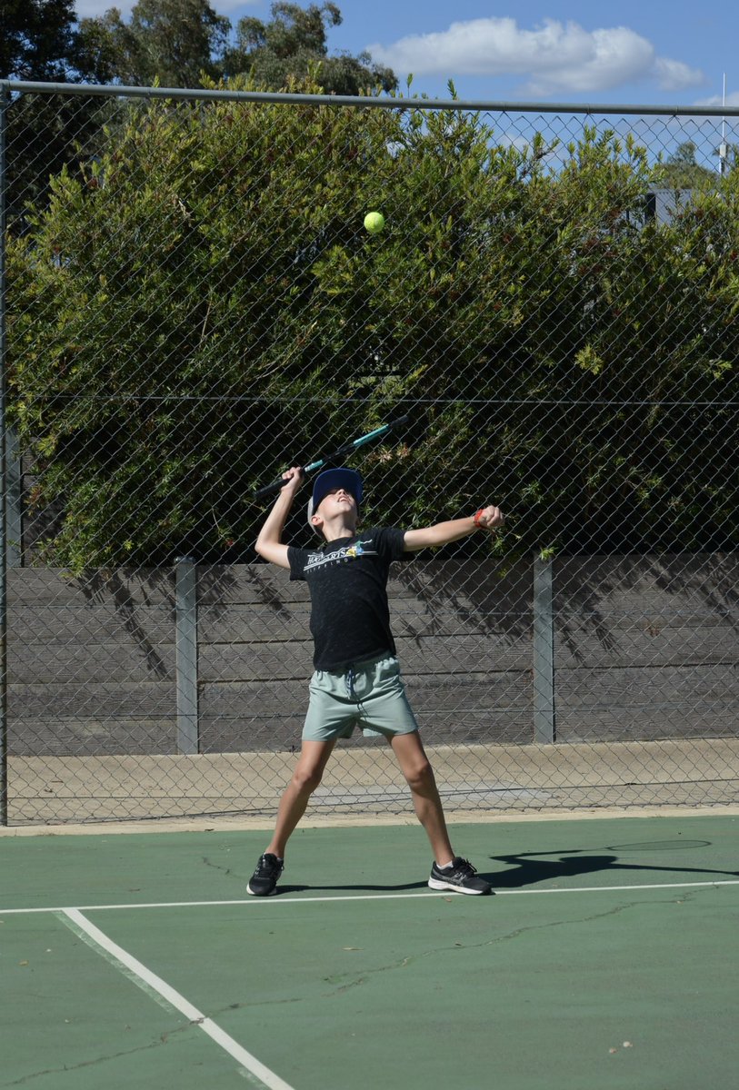 crowdofone96's tweet photo. Christmas Eve 🎄activities - Tennis 🎾 #gsons https://t.co/HeUYZ8DRGC