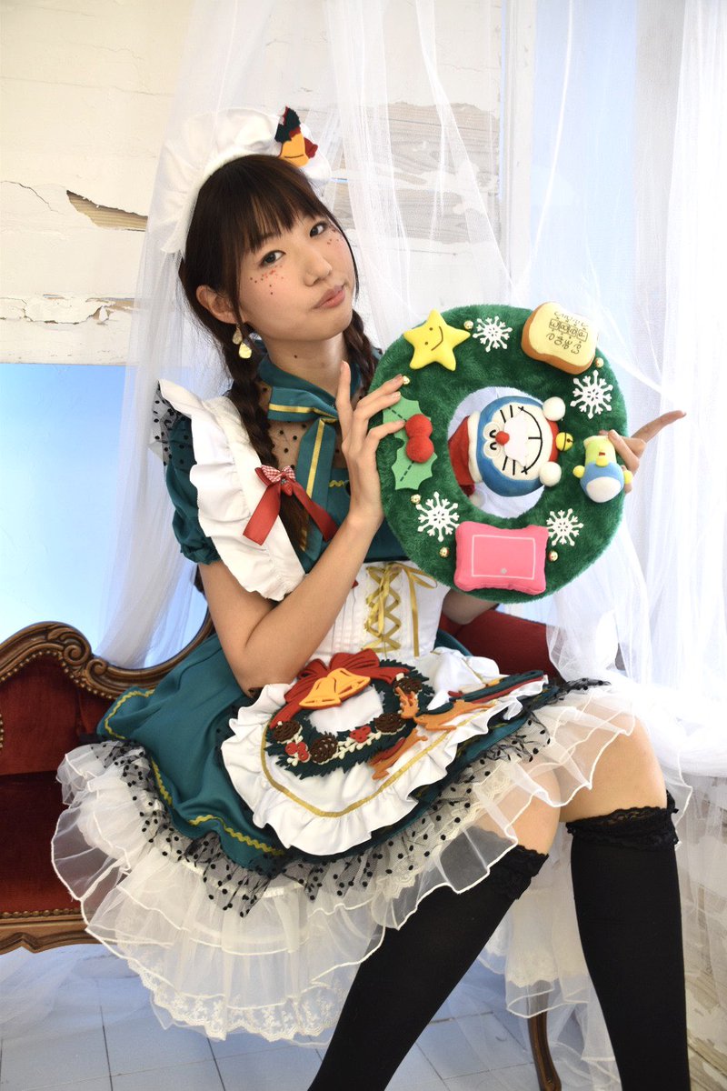 torunini's tweet photo. #マシュマロ撮影会
#やまもといずみ
#いずみんくらぶ
#nationblue
この衣装は、緑のメイド服に、いずみちゃん自身がクリスマスの飾り付けをしたもので、いつもいずみちゃんの衣装へのこだわりは、本当に素晴らしいです!(゚∀゚ノノ"☆パチパチパチ https://t.co/kHH0dVoEn6