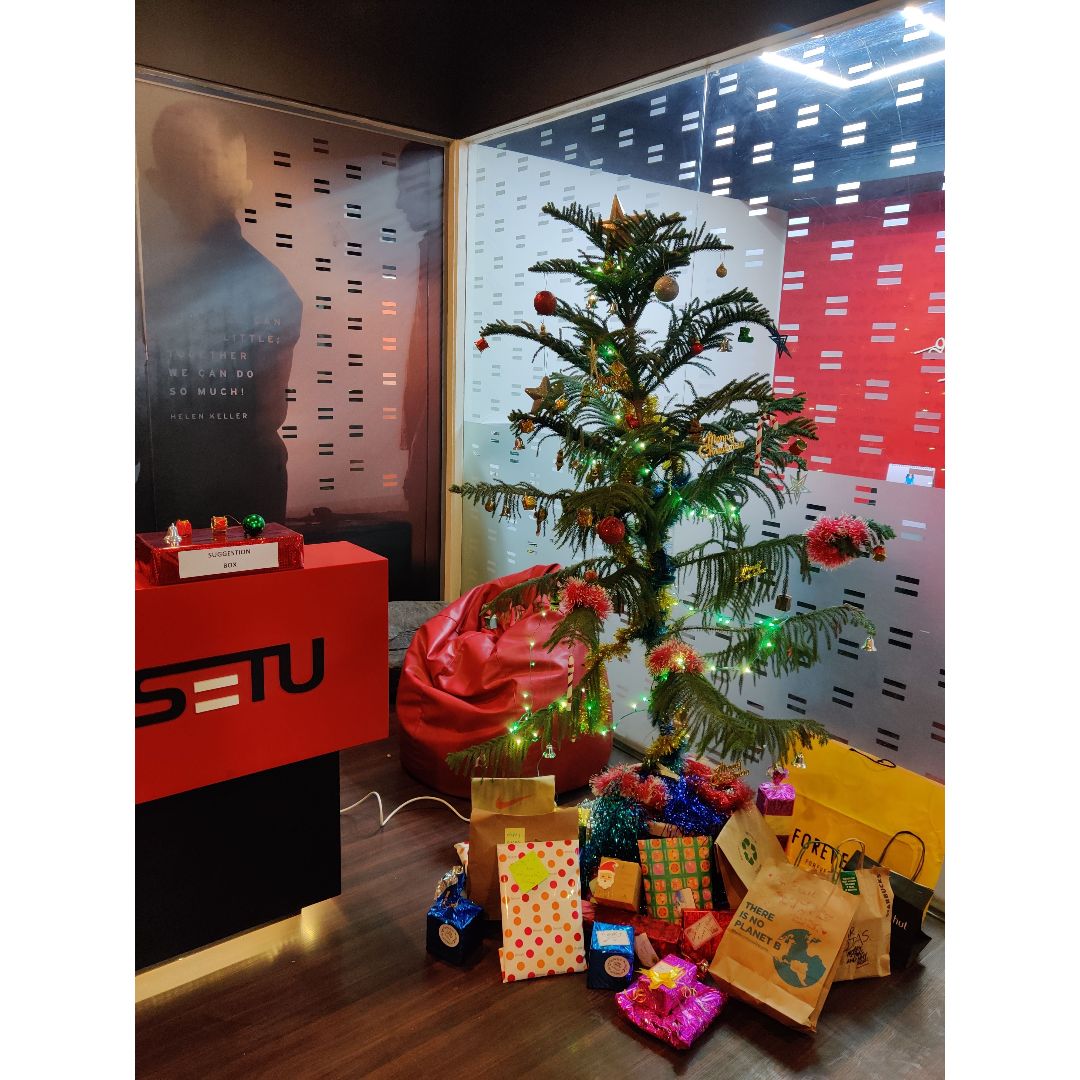 followSetu's tweet photo. Secret Santa, surprises, sweets and smiles... Our Christmas at Setu has been a truly satisfying one. Wishing you a Merry Christmas!
#MerryChristmas #Christmas2020 #LifeAtSetu #Setu https://t.co/eMPpSu9S15