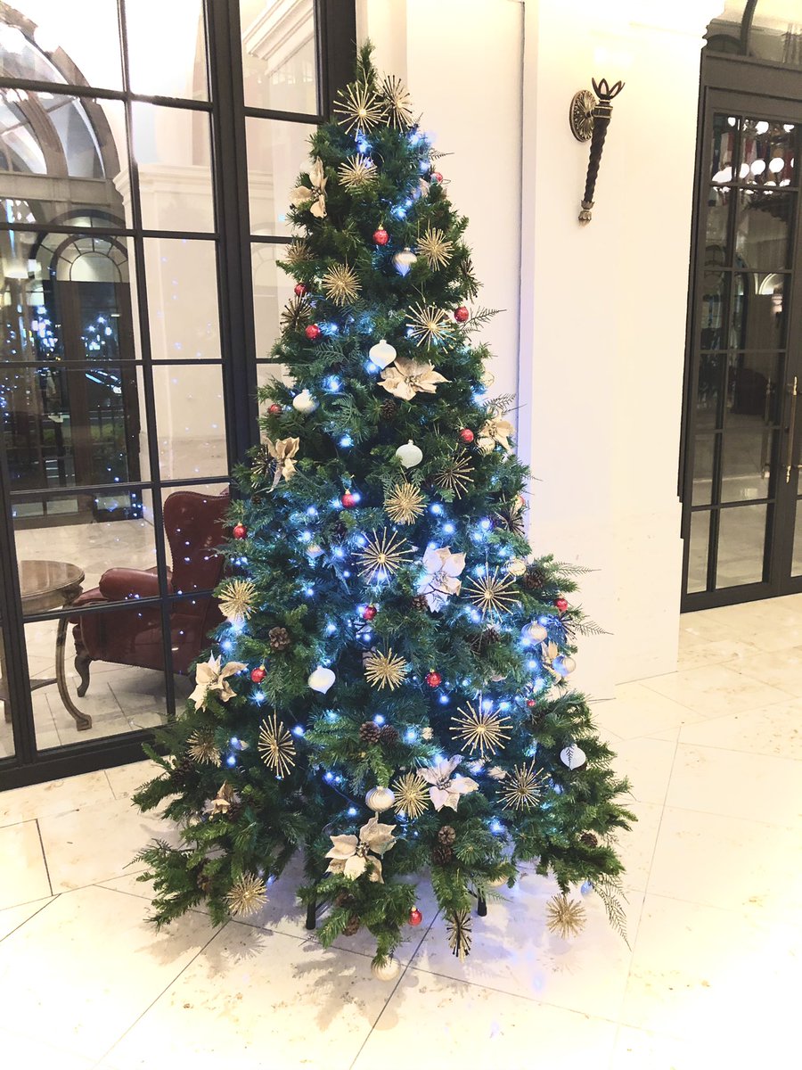 学生広報 名古屋商科大学 名古屋キャンパス On Twitter 多様性の輪広がる 経済倫理 海外では宗教の壁をなくして12 25を楽しもうと メリークリスマス を ハッピーホリデー と言う活動が広がっています 当たり前に使っている言葉が誰かを傷つけてしまうことを学